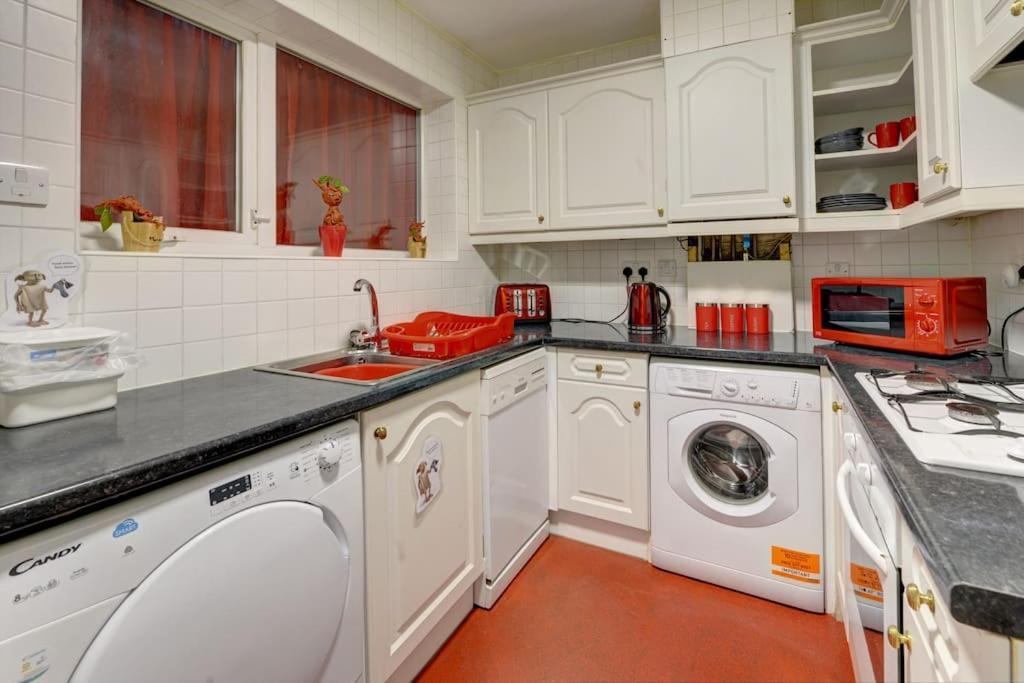 Harry'S House Apartment Watford  Exterior photo