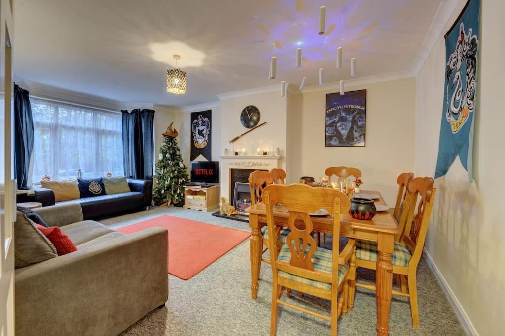 Harry'S House Apartment Watford  Exterior photo