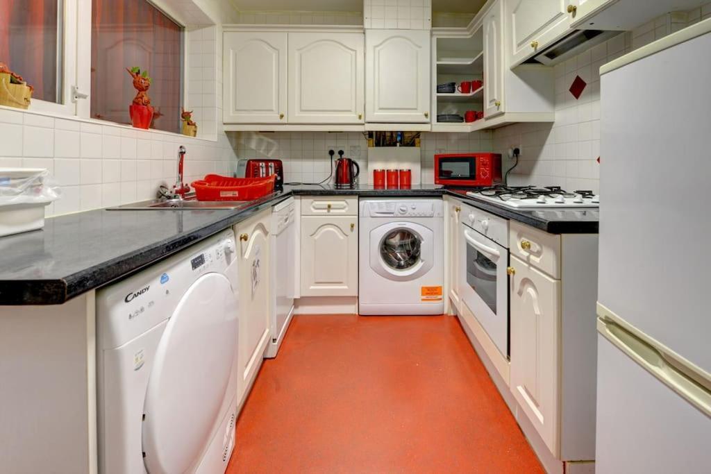 Harry'S House Apartment Watford  Exterior photo